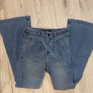Hollister Belted Blue Jeans - Bell Bottoms sz 3R